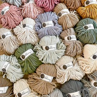 Neu bei uns! 🧶 Ab sofort findest du in unserem Shop die beliebten Bobbiny Premium 5 mm Garne – perfekt für Körbe, Taschen...